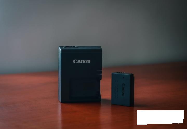 What is the difference between a DSLR and a mirrorless camera?cid=11 What is the difference between a DSLR and a mirrorless camera?cid=11